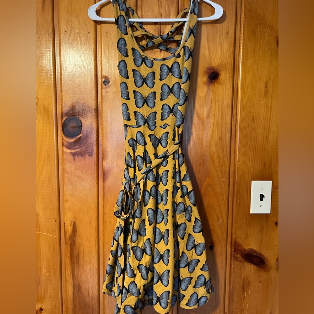 Cute butterfly dress! Worn once. Size small.